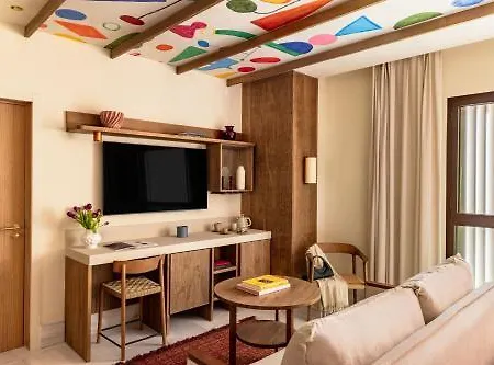 Hotel Me By Meliá 5*