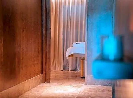 Hotel Me By Melia 5*